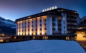 Alaska Hotel Cortina